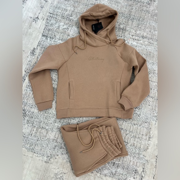 A two-piece fleece suit. Brand Whitney. - Picture 6 of 6